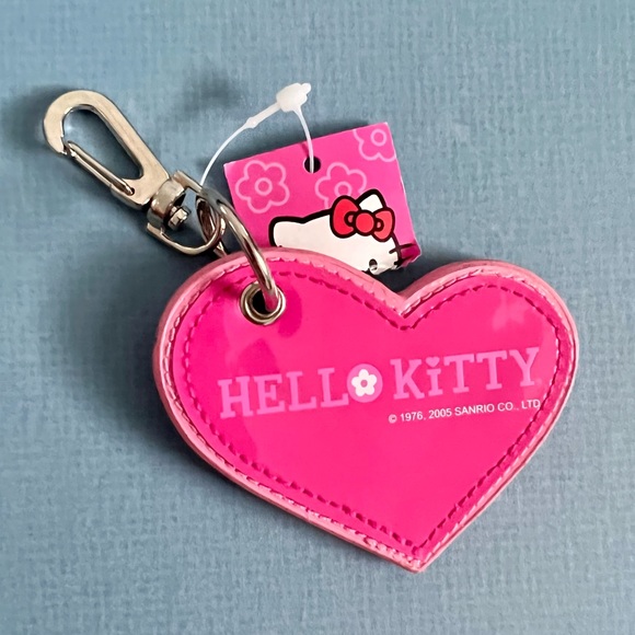 Authentic Sanrio Y2K Hello Kitty Heart Keychain - Picture 2 of 2